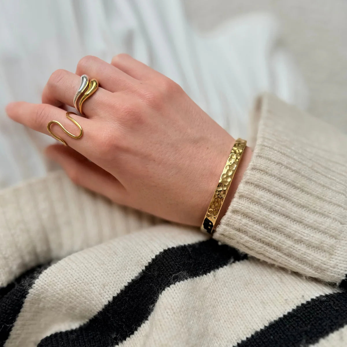 Magma Hang Bangle Set