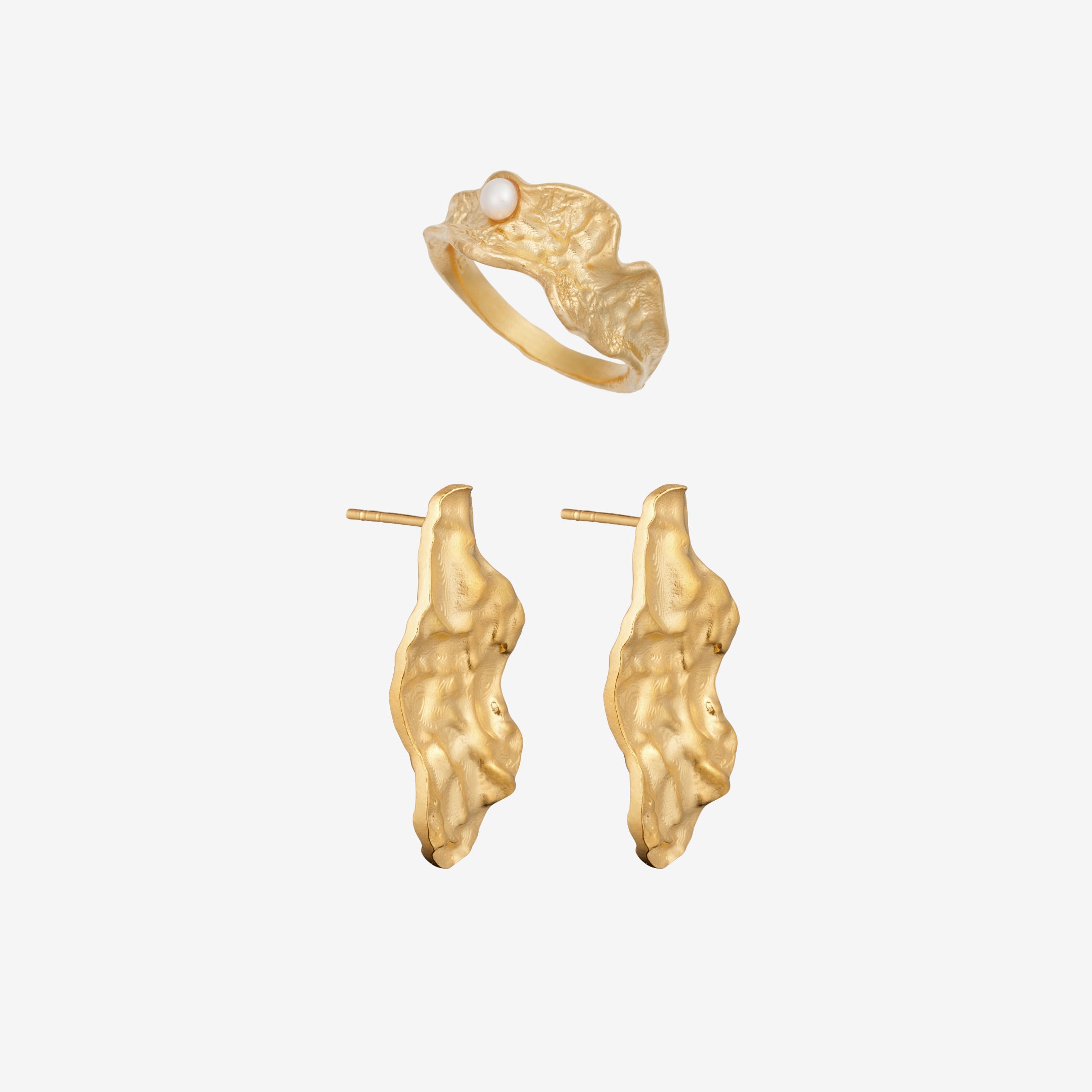 Magma Plaat Set Goud: 1 Ring & 1 Oorbel
