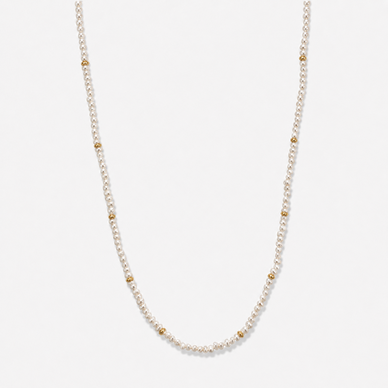 Micro parel halsketting met gouden details