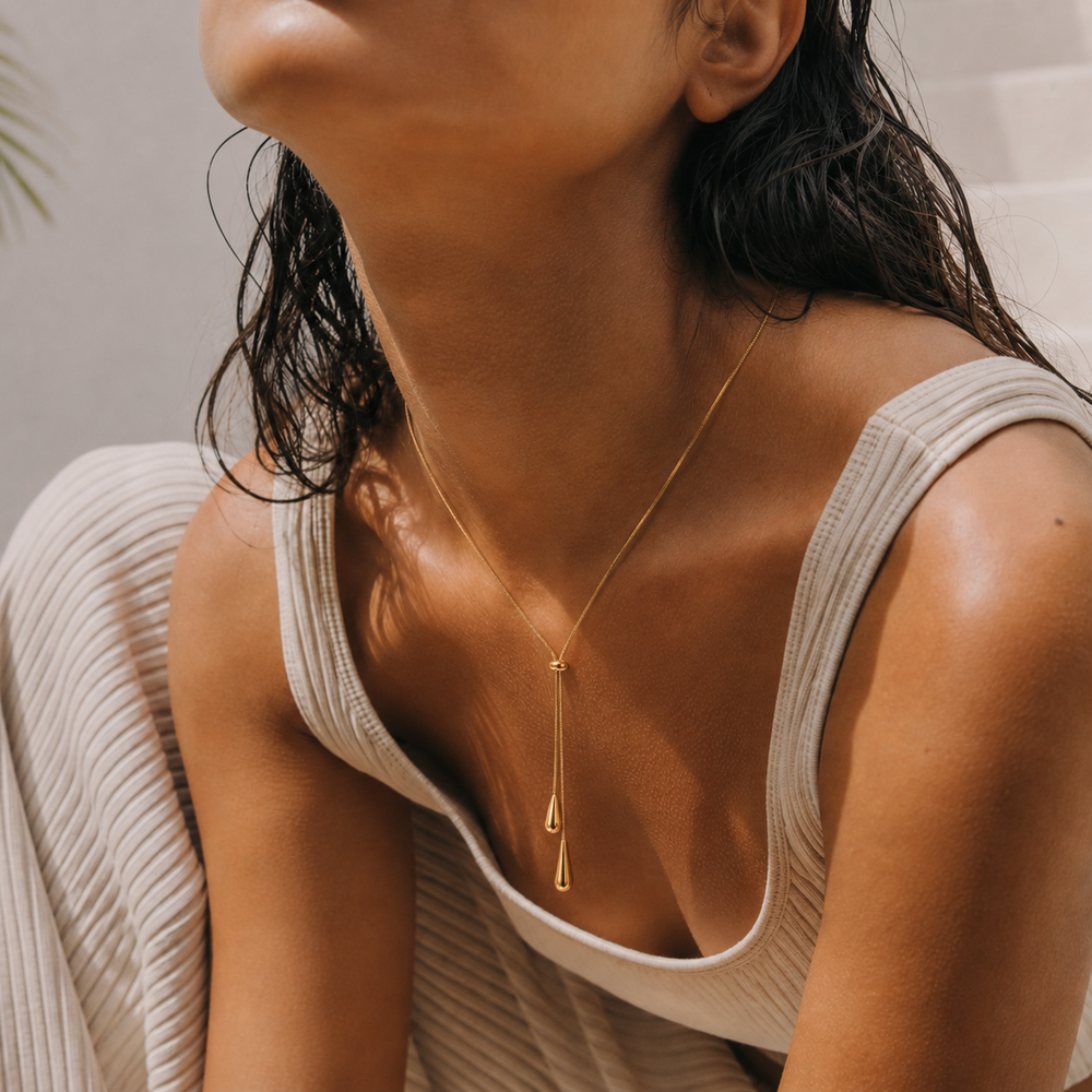 Lelafine Slider Ketting gedragen door een model