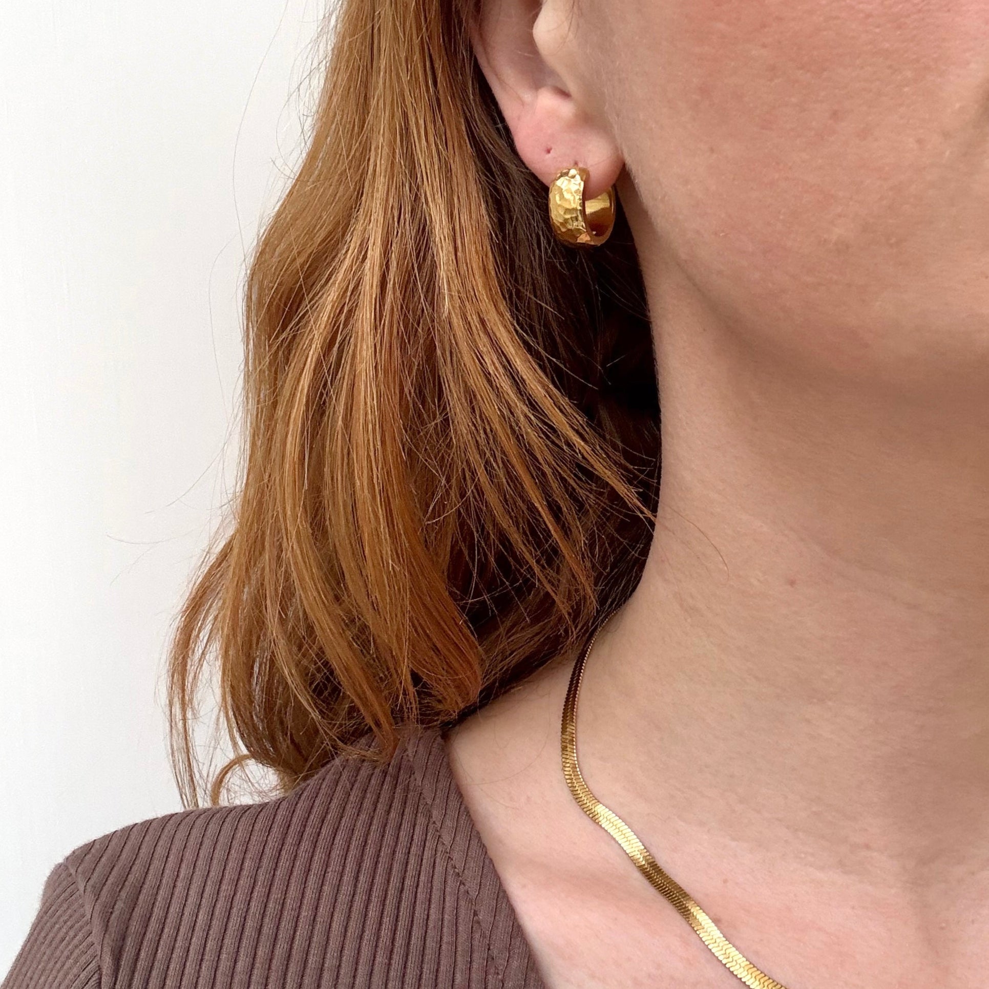 Gehamerde Chunky Hoops Goudgeplateerd