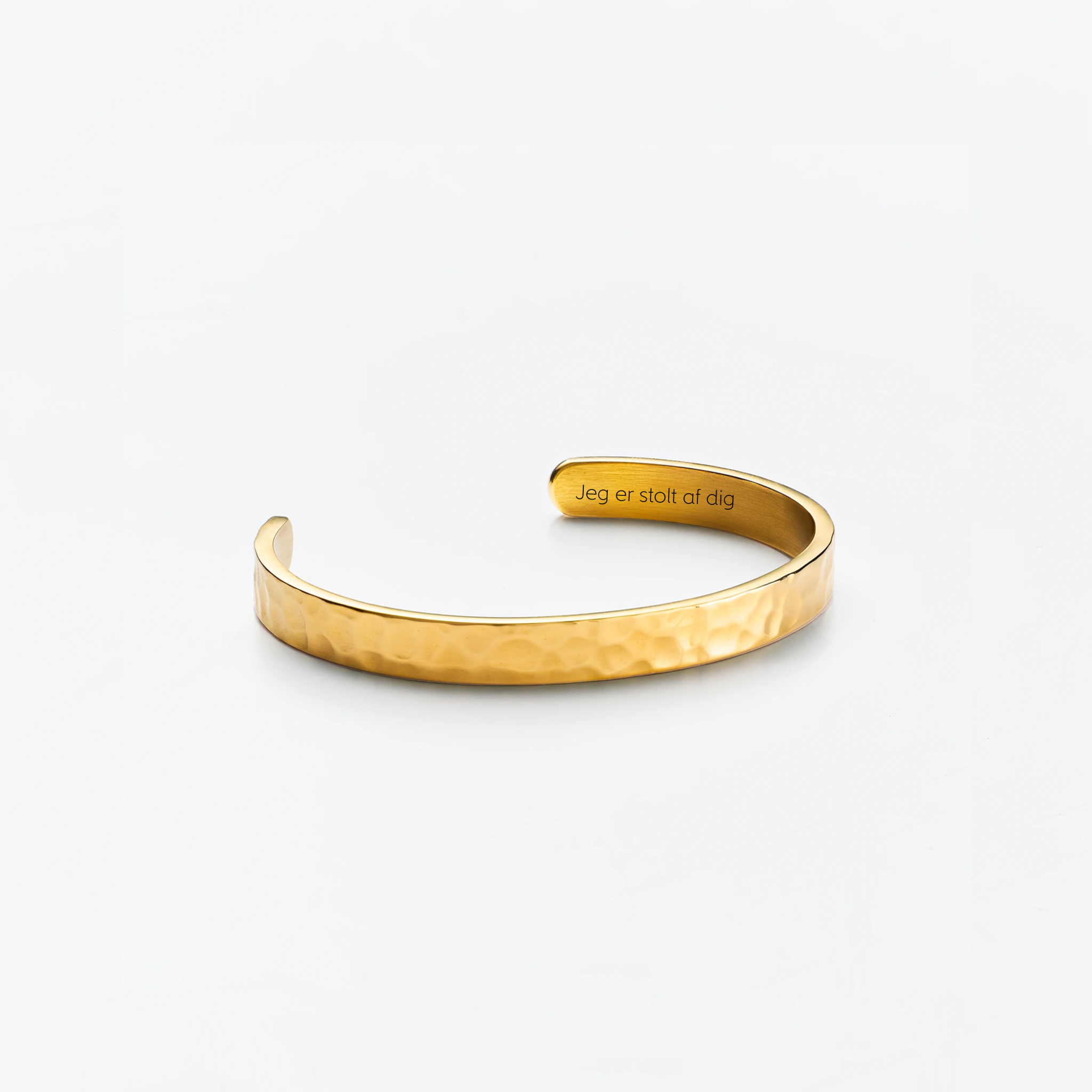 Trots Gehamerd Bangle