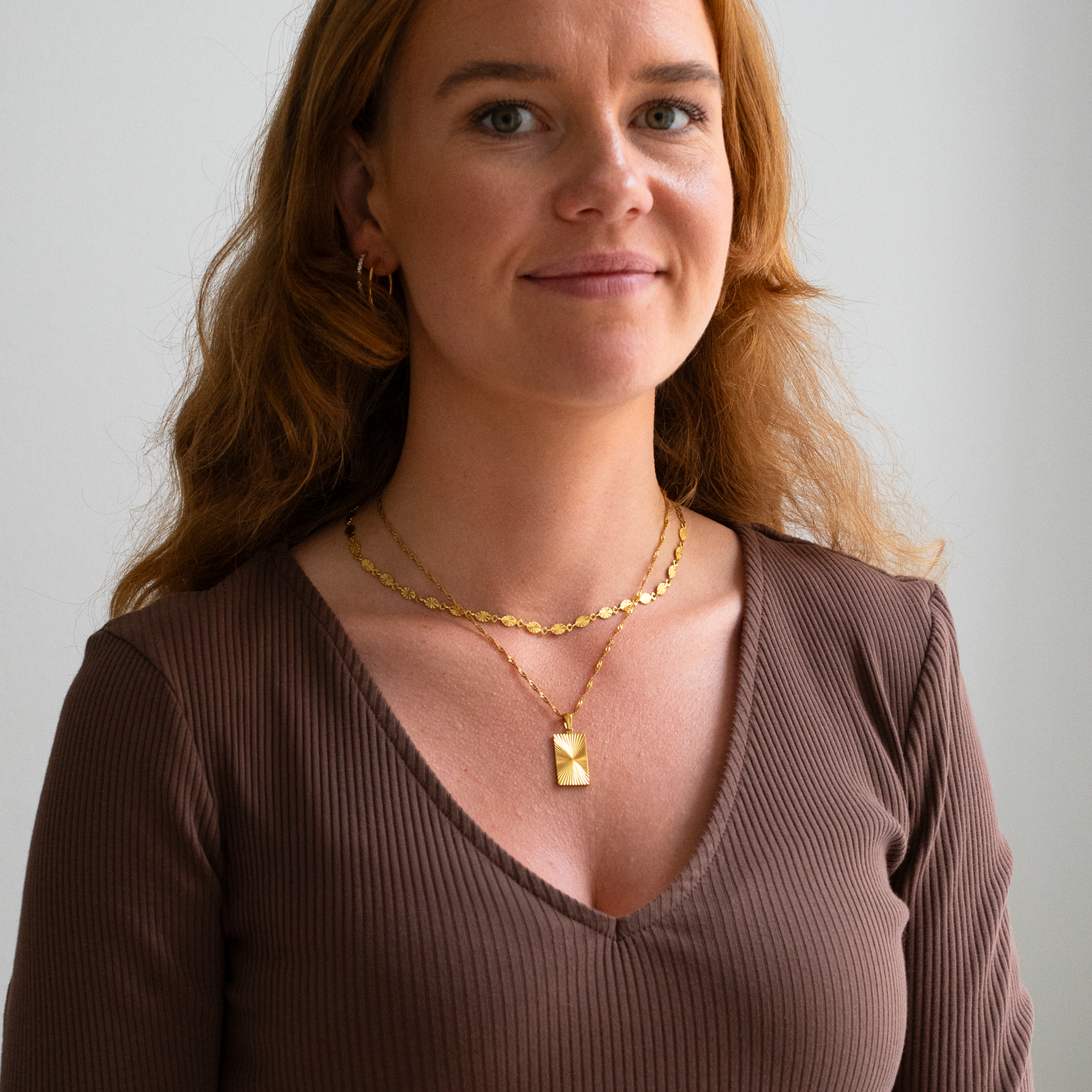 Sun Halsketting met Letter Verguld