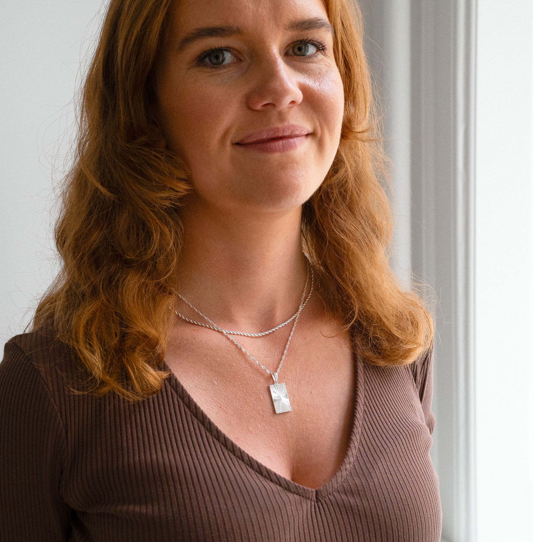 Sun Halsketting met Letter Zilver Verguld